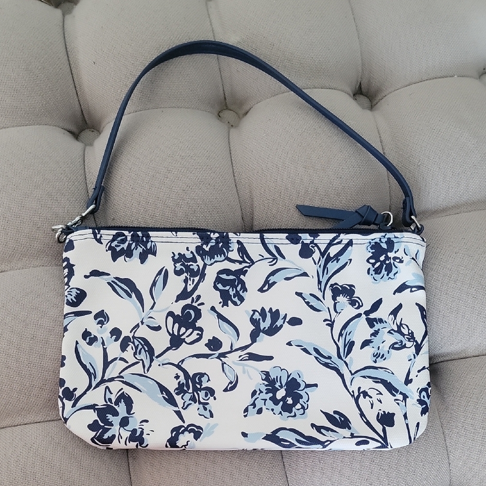 Vera Bradley Leather Woman's Convertible Wristlet In perennially cream